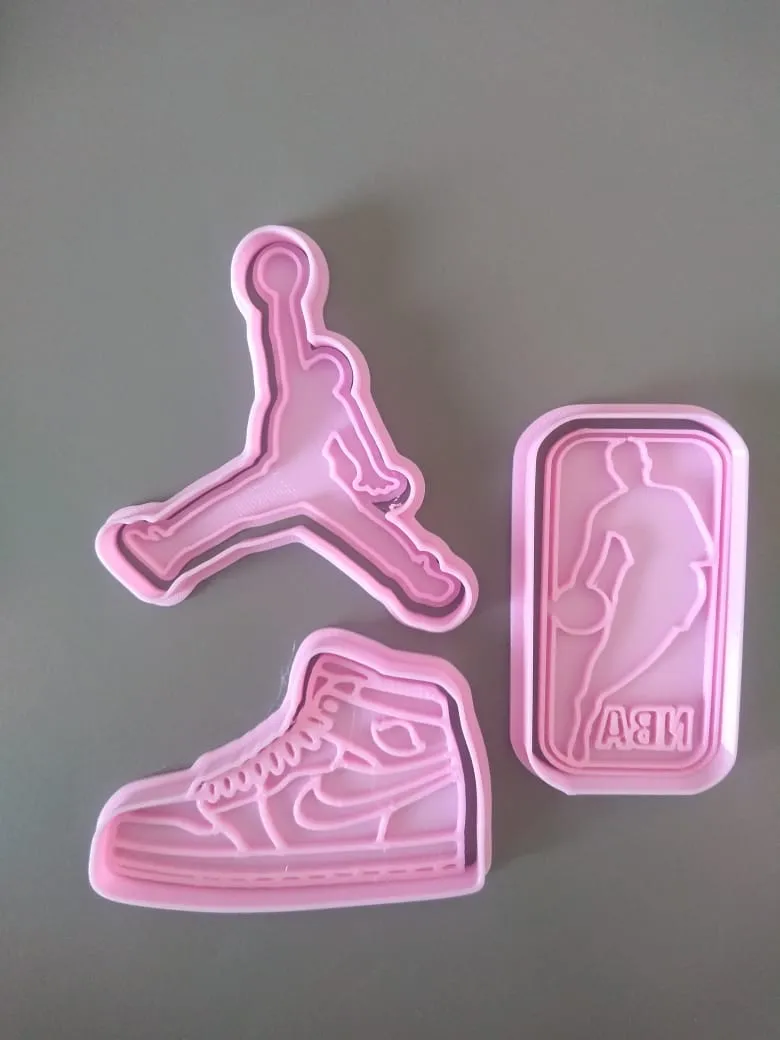 Cortantes + Sello Galletitas De Básquet Set X 9 De 8 Cm Color Según Stock