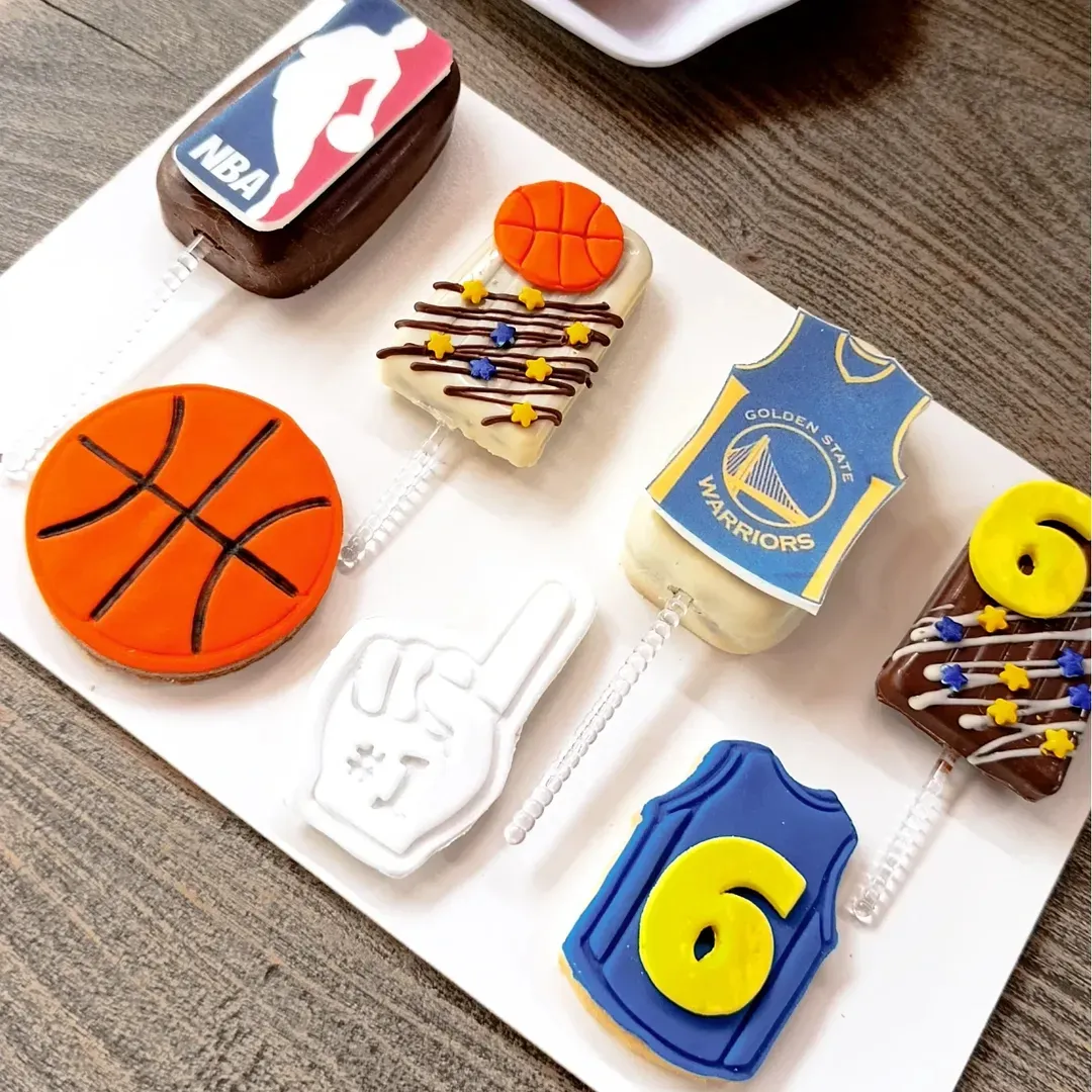 Cortantes + Sello Galletitas De Básquet Set X 9 De 8 Cm Color Según Stock